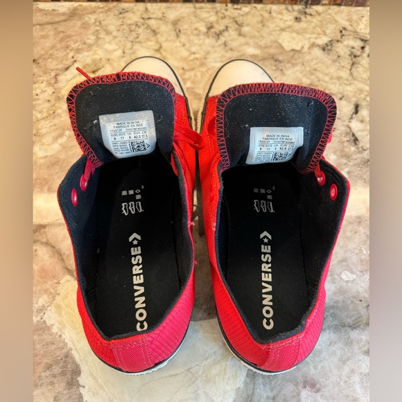 ❤️CONVERSE- Low Top❤️ - Picture 3 of 10